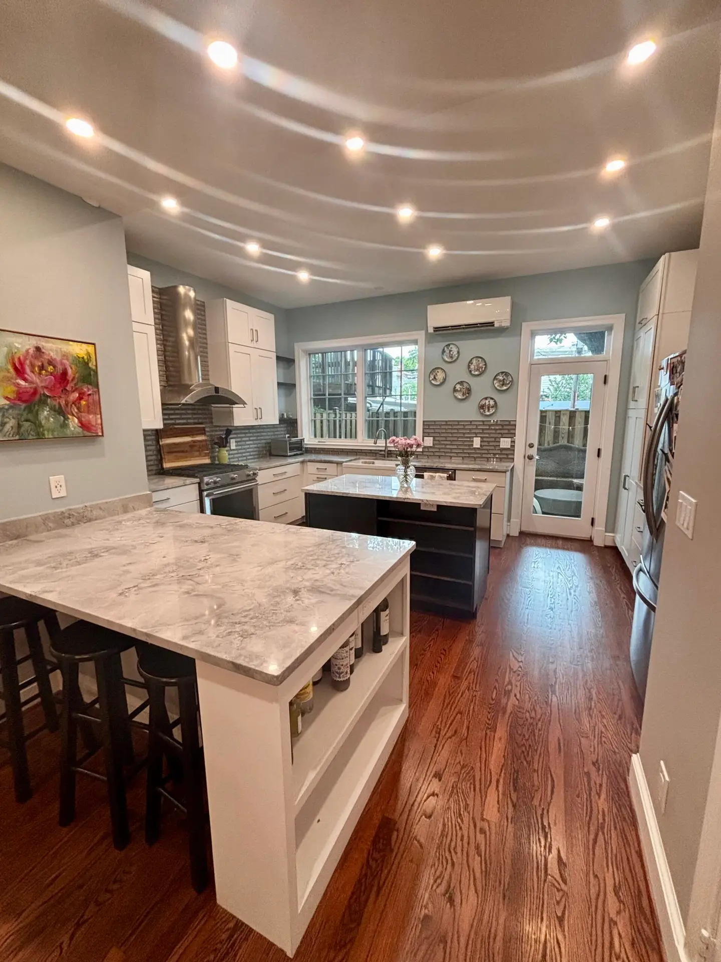 Inside 21 4th kitchen 2 (1)